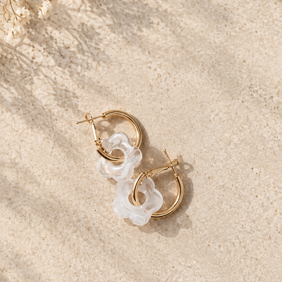 Boucle d'oreille - fleur blanche coton